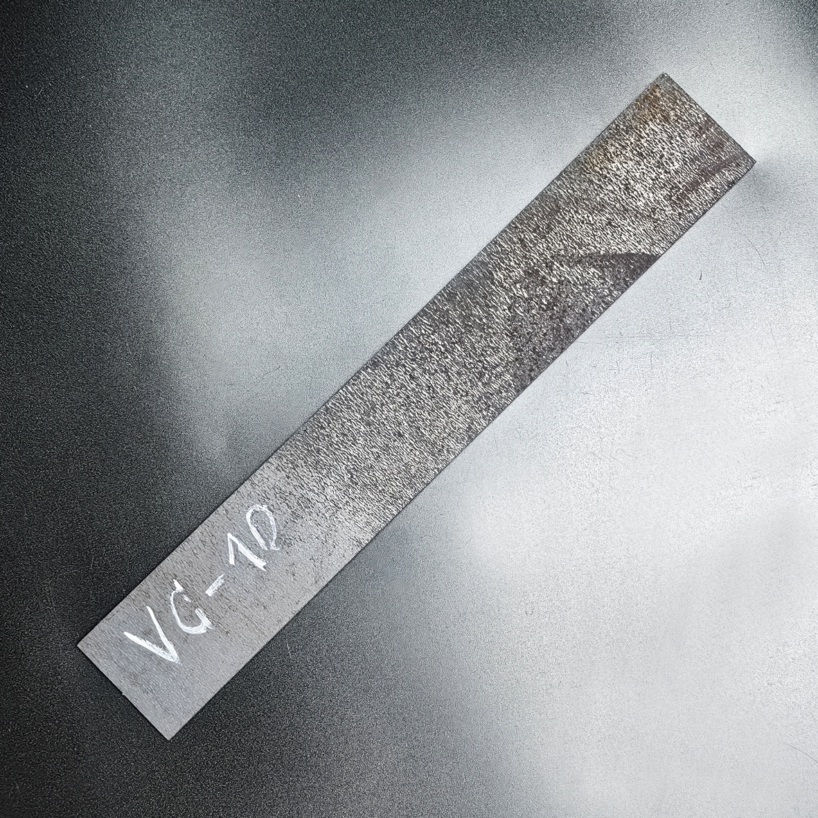 Заготовка для ножа из стали VG-10 размеры: 250х40х2,5 мм